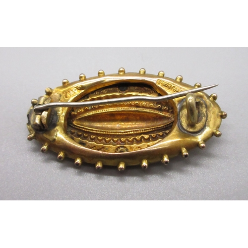57 - 9ct hallmarked brooch and another 9ct hallmarked brooch (5.6g)

Bradley's shipping £23.00 plus vat (... 