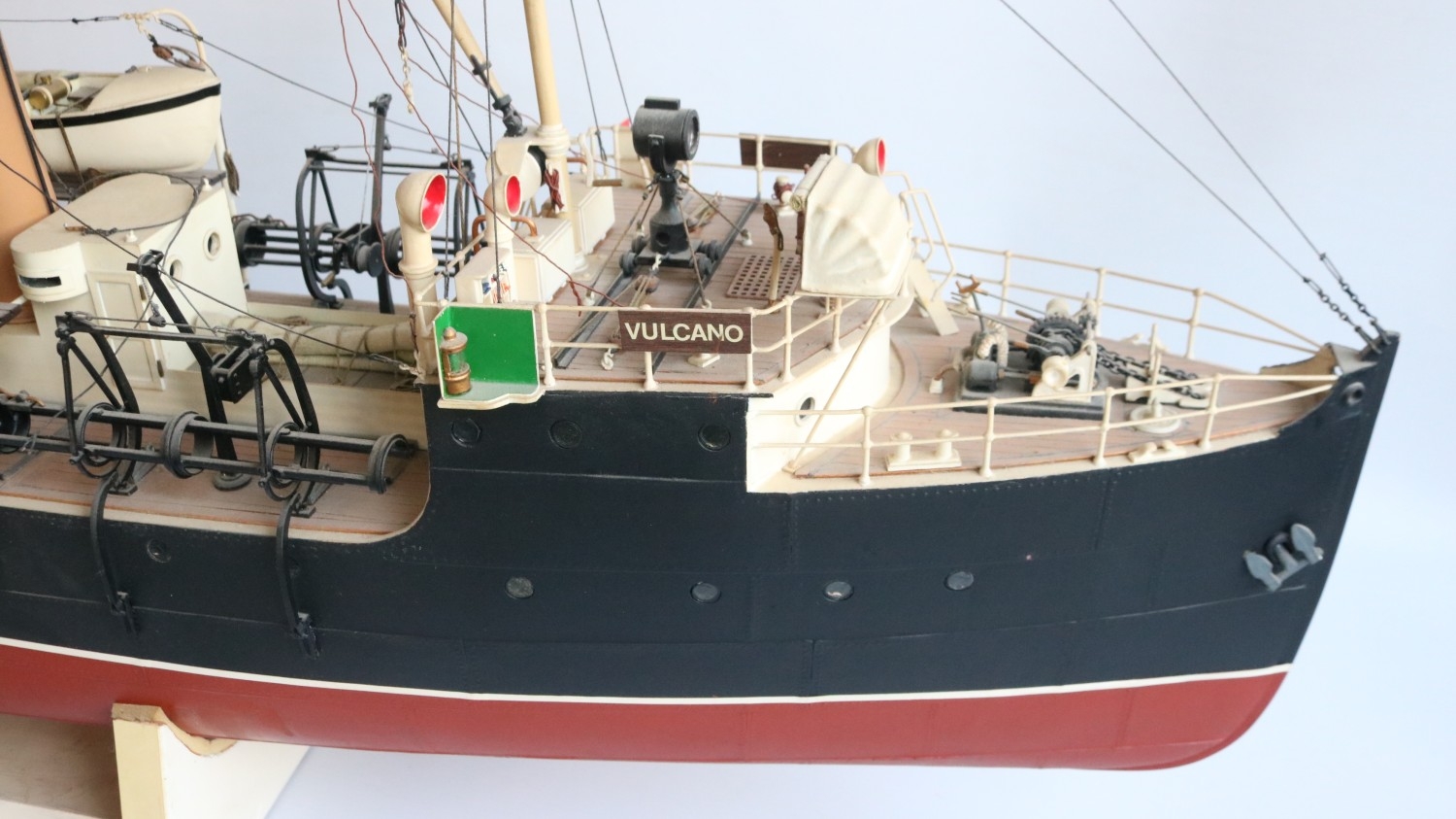 Comprehensively detailed static scale model of the 1905 Thorneycroft ...