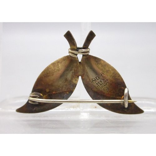 169 - David Andersen, Norwegian sterling silver and yellow enamel brooch (4.7g)

Bradley's shipping £23.00... 