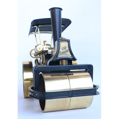 10 - Boxed Wilesco D366 'Old Smokey' black and natural brass live steam traction engine steam roller mode... 