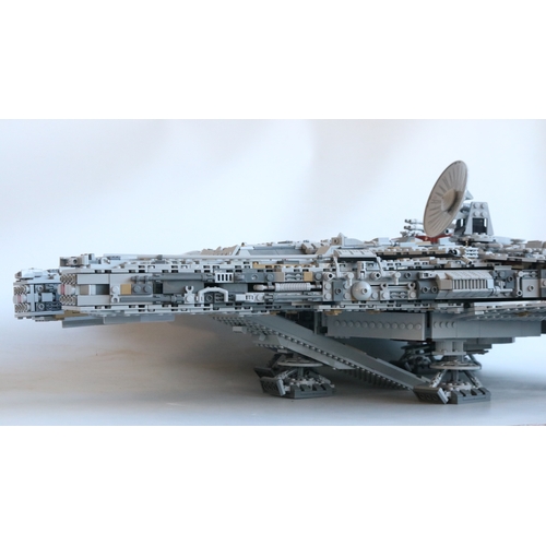 454 - Lego 75192 Ultimate Collector Series Millennium Falcon with box, inner parts boxes, tray and instruc... 