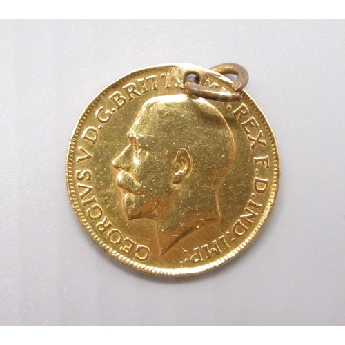 16 - George V (1910-1936) 1914 Sovereign with drilled hole and yellow metal hoop
Bradley's Shipping £20.0... 