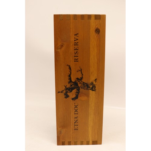 1092 - Firriato 2014 Signum Etna Doc Riserva in original wood case, with original packaging and papers stil... 