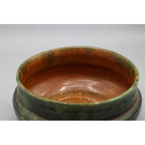 1073 - Edwin Beer Fishley (1832-1912), Fremington, green and salt glazed bowl, incised marks to the base, W... 
