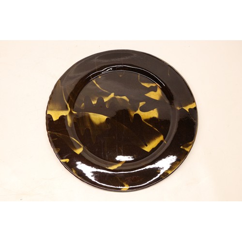 1082 - Hannah McAndrew (1977-) large charger with abstract treacle glaze, W44cm
Bradley's Shipping £48.00 p... 