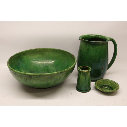 1083 - Farnham Pottery wash stand set in green mottled glaze (4 pieces)
Bradley's Shipping £48.00 plus vat ... 