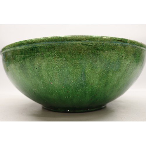 1083 - Farnham Pottery wash stand set in green mottled glaze (4 pieces)
Bradley's Shipping £48.00 plus vat ... 