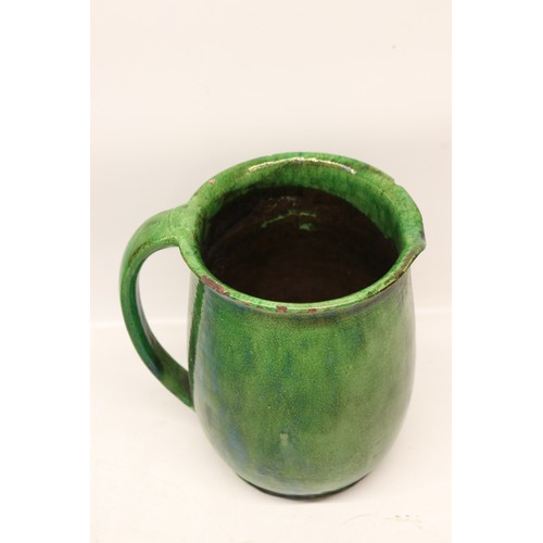 1083 - Farnham Pottery wash stand set in green mottled glaze (4 pieces)
Bradley's Shipping £48.00 plus vat ... 