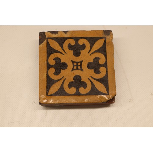 1063 - Collection of tiles, incl. a William Godwin English rose tile, stamped 'W.Godwin Lugwardine Hereford... 