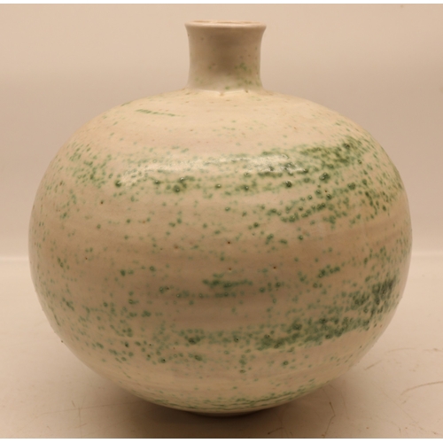 Lot 1052      