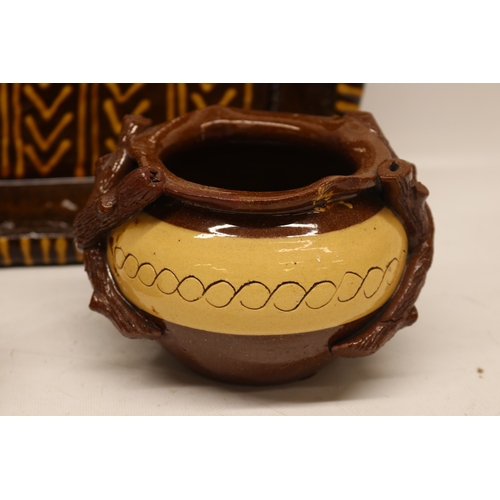 1080 - Cumnock Pottery bowl with piecrust rim and applied twig handles incised inscription 'There's gowd in... 