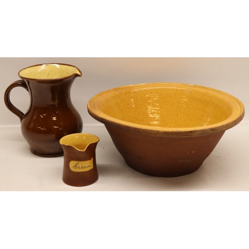 1081 - Slipware in the manner of Isaac Button of Soil Hill, slipware pancheon, salt glazed inner, D31cm; sl... 