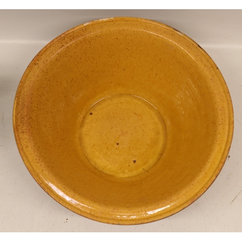 1081 - Slipware in the manner of Isaac Button of Soil Hill, slipware pancheon, salt glazed inner, D31cm; sl... 