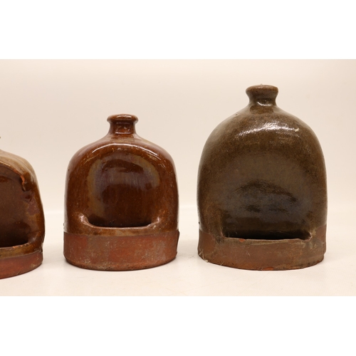 1033 - Four slipware bird feeders of varying sizes, H18.5cm
Bradley's Shipping £48.00 plus vat (UK Only)