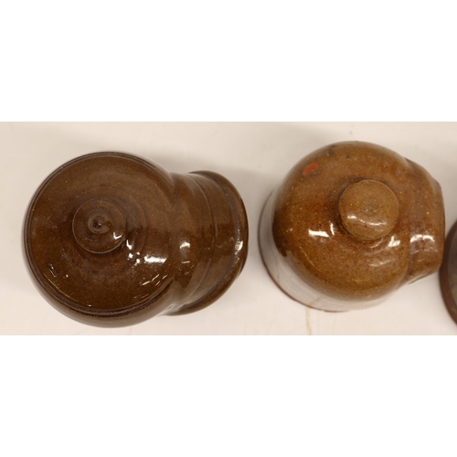 1033 - Four slipware bird feeders of varying sizes, H18.5cm
Bradley's Shipping £48.00 plus vat (UK Only)