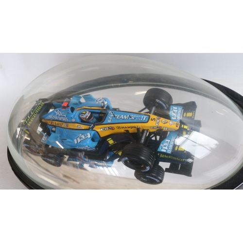 191 - Rare Autosport Awards 2005 driver signed 1/18 scale Fernando Alonso F1 Renault R25 presentation mode... 