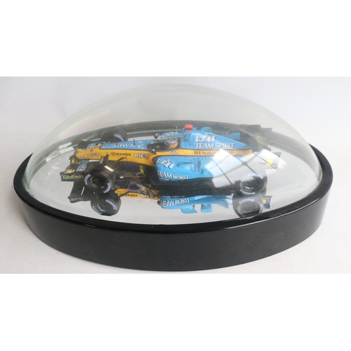 191 - Rare Autosport Awards 2005 driver signed 1/18 scale Fernando Alonso F1 Renault R25 presentation mode... 