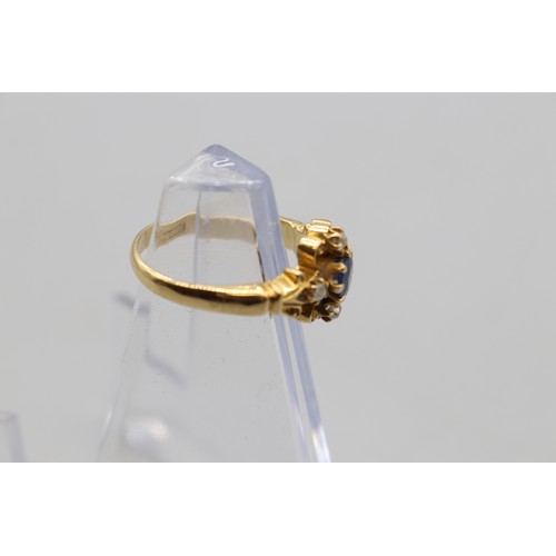 15 - 18ct yellow gold sapphire diamond ring with scroll work. 1x approximately 0.5ct sapphire and compass... 