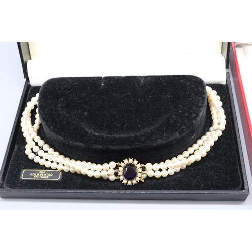 40 - Mixed crystal jewellery comprising a sterling silver blue crystal Baccarat lariat pendant with chain... 