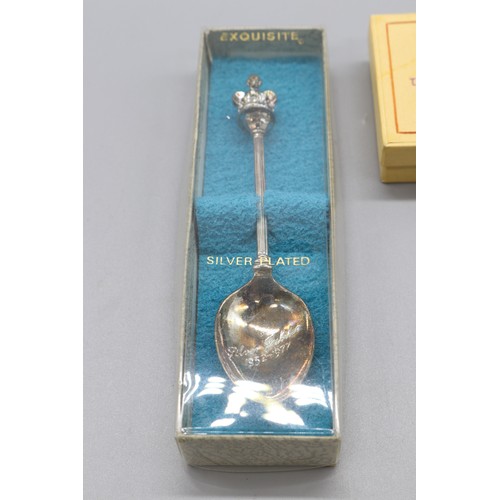 41 - Mixed plated metal lot comprised of yellow metal mickey mouse heart locket on 16