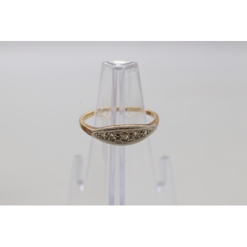 47 - Two 18ct yellow gold rings comprised of 1x 18ct hallmarked 18ct yellow gold illusion set diamond sol... 