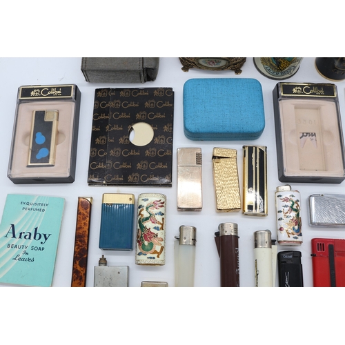57 - Collection of lighters, incl. Colibri lighters; 'Tenants Extra' table lighter; Ronson 1950s style li... 