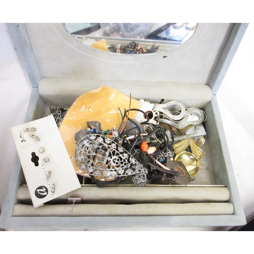 59 - Collection of assorted costume jewellery to inc. dress rings, bracelets, cutlery, etc.

Bradley's sh... 
