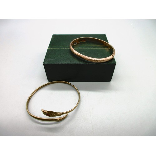49 - Hallmarked 9ct rose gold engraved hinged bangle with safety chain, weight 6.19g; and a 9ct yellow go... 