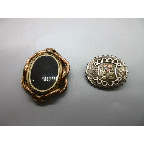 51 - Lot of mixed miscellaneous metalware and jewellery comprising a brass double-sided locket; a white m... 