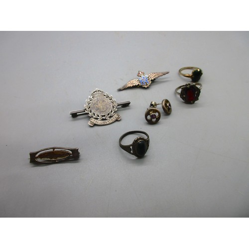55 - White metal mixed jewellery comprising a decorative French silver “Paris” bracelet with landmark sce... 