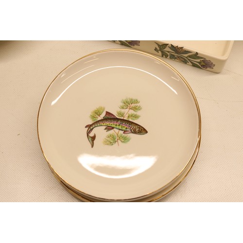 402 - Collection of serving dishes and plates; incl. Figgjo Flint canapes dish, plates and side plates, wi... 