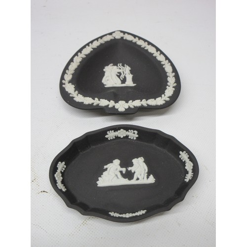 713 - Wedgwood Jasperware pin dishes and trinket boxes incl. Churchill plate; navy trinket box; lilac trin... 