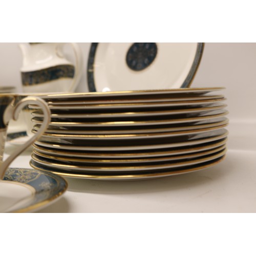 406 - Royal Doulton Carlyle dinner, tea and coffee ware; incl. 14x dinner plates, 12x side plates, 12x des... 
