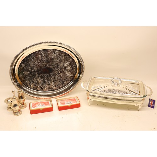 328 - Silver plate incl. The Jeweller's Collection oval serving platter approx. W42cm & matching glass-lin... 