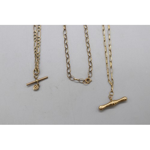 39 - Lot of three stamped 9ct yellow gold chain necklaces, comprising a stamped 9ct figaro T-bar necklet ... 