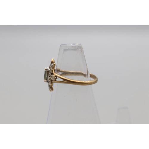 31 - Mixed lot of three 9ct yellow gold rings, comprising a hallmarked 9ct yellow gold sapphire and diamo... 