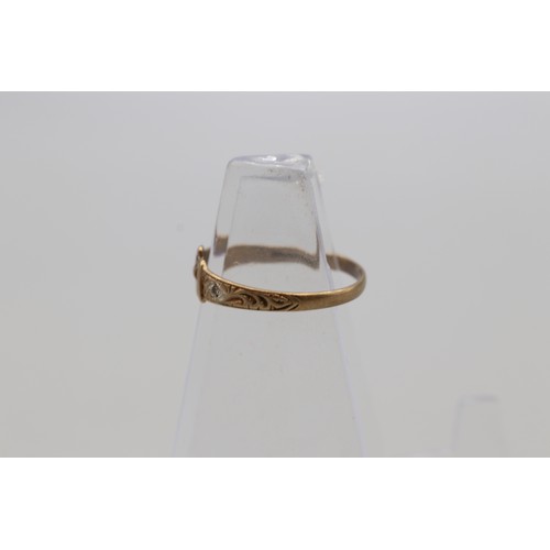 31 - Mixed lot of three 9ct yellow gold rings, comprising a hallmarked 9ct yellow gold sapphire and diamo... 