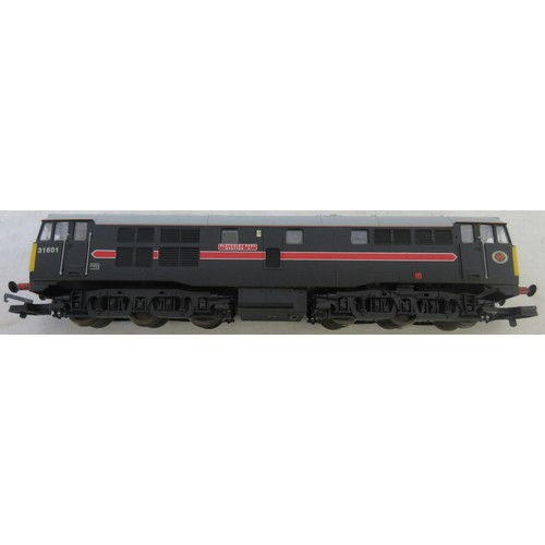 54 - Five OO gauge Class 31 diesel locomotives by Lima to incl. 'Cricklewood', 'Ashford', Mainline, 'Blet... 