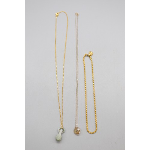 46 - Lot of stamped 916 plate yellow metal, jade lantern pendant weight 5.37g and stamped 916 plate gold ... 