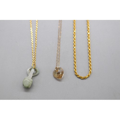 46 - Lot of stamped 916 plate yellow metal, jade lantern pendant weight 5.37g and stamped 916 plate gold ... 