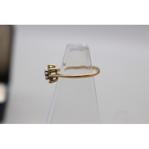 48 - Lot of two 9ct yellow gold amethyst rings, comprising a hallmarked 9ct yellow gold flower set amethy... 