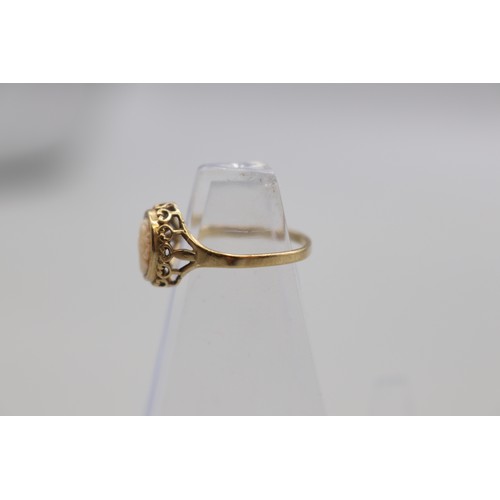 53 - Lot of two hallmarked 9ct yellow gold rings, comprising a small oval cameo ring with split shoulders... 