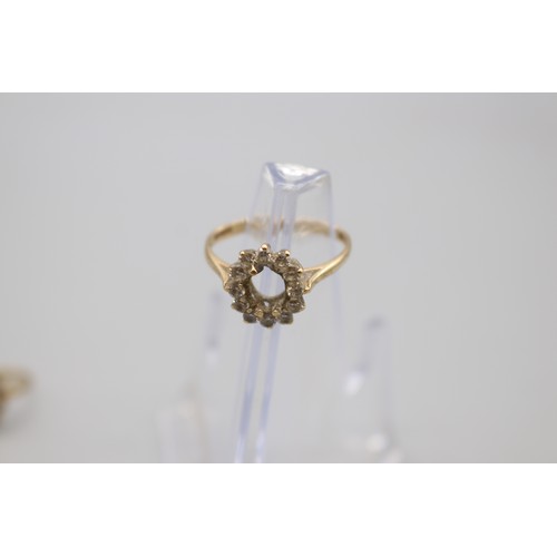 60 - Lot of hallmarked 9ct yellow gold items, comprising an oval dark sapphire halo set ring with CZ whit... 