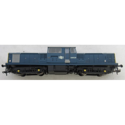 49 - Three OO gauge diesel electric locomotive models by Heljan to incl. 1x D8529 BR Blue (full yellow en... 