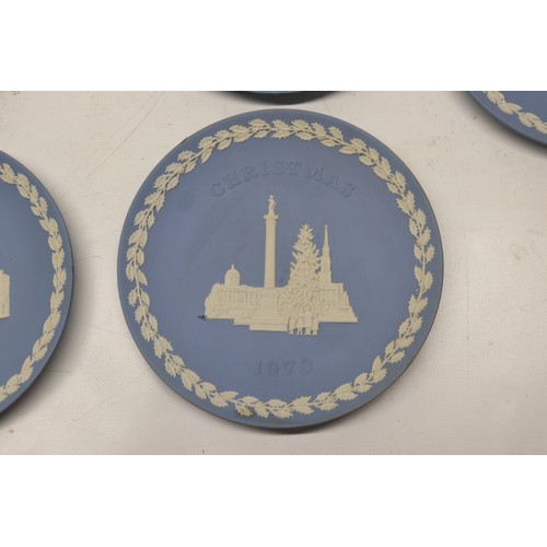 825 - Collection of Wedgwood Jasperware; three green vases, max H13cm; trinket box; Christmas plates from ... 