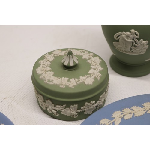 825 - Collection of Wedgwood Jasperware; three green vases, max H13cm; trinket box; Christmas plates from ... 