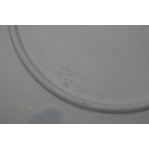 825 - Collection of Wedgwood Jasperware; three green vases, max H13cm; trinket box; Christmas plates from ... 