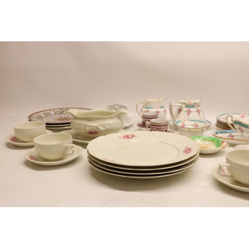 827 - Collection of tea sets; incl. Rosenthal Sanssouci pink roses dinner plates x4, saucers x4, soup dish... 