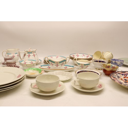 827 - Collection of tea sets; incl. Rosenthal Sanssouci pink roses dinner plates x4, saucers x4, soup dish... 