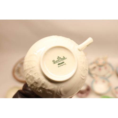 827 - Collection of tea sets; incl. Rosenthal Sanssouci pink roses dinner plates x4, saucers x4, soup dish... 